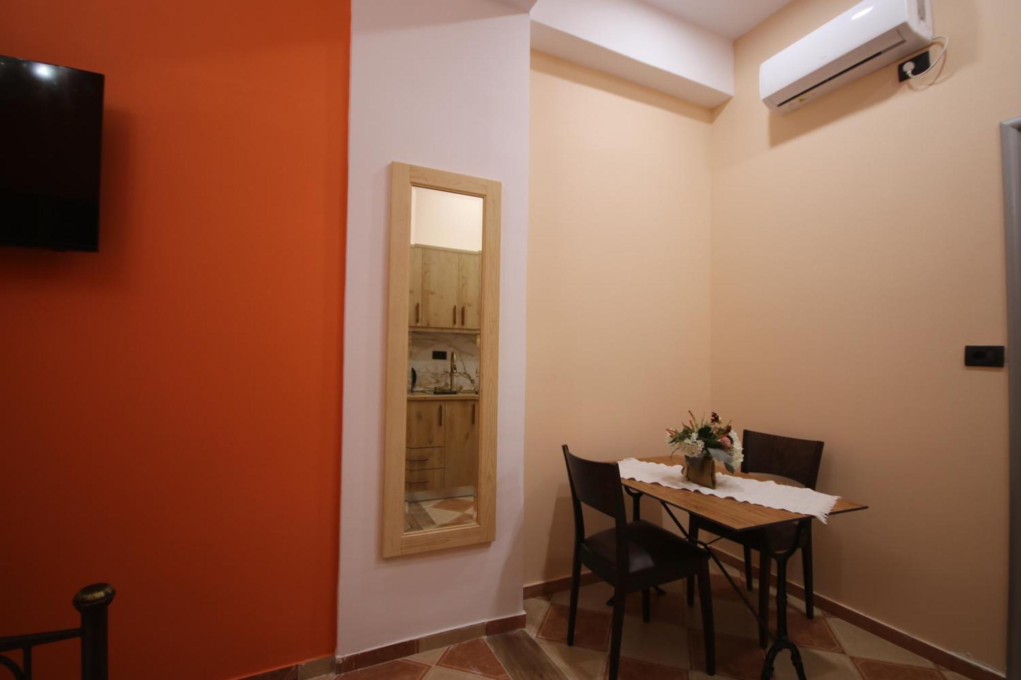 Ameli Hotel
