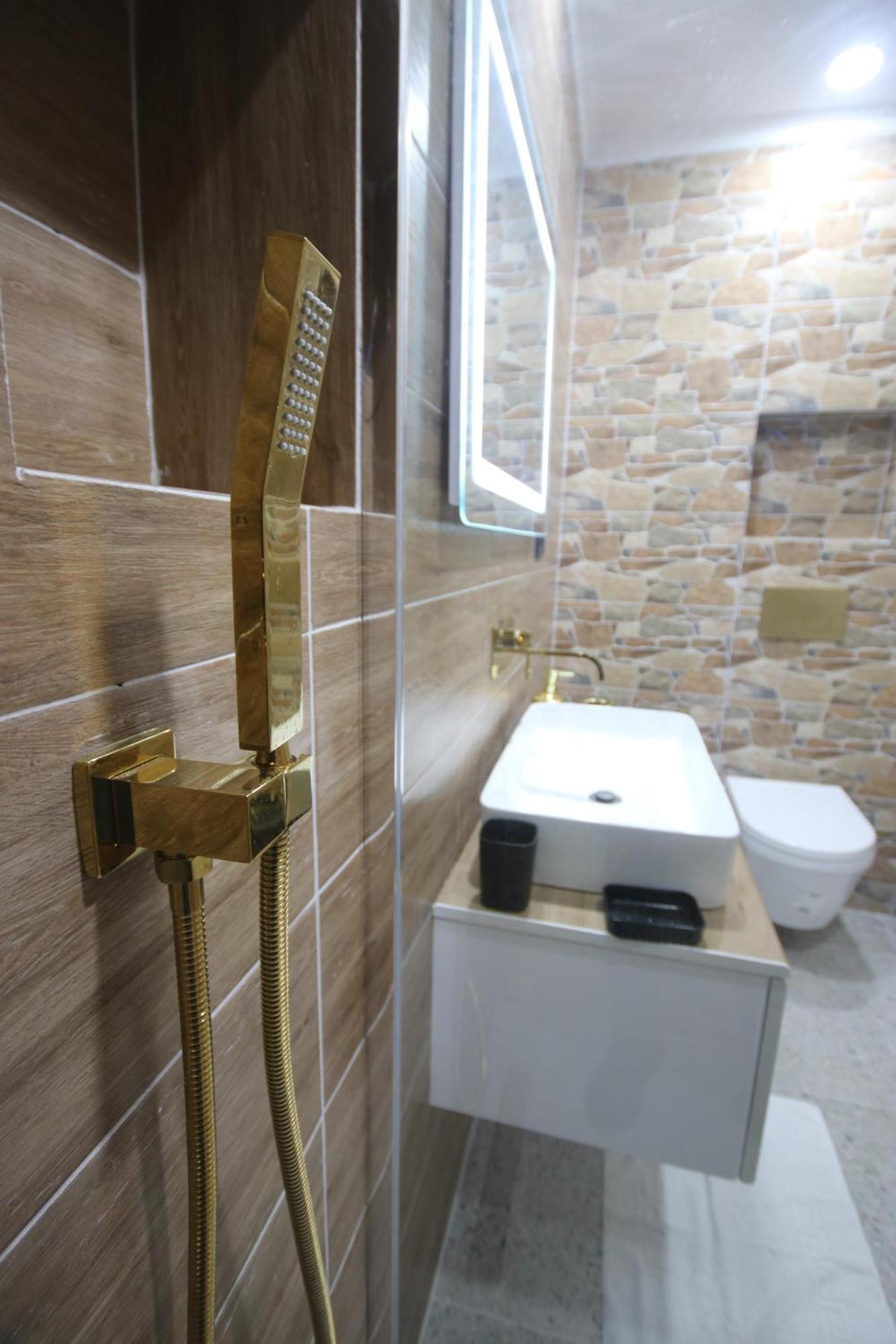 Hotel Ameli *